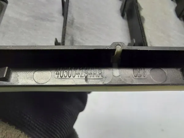 OEM 403004294aa Bakre stänkskärm ventilationsgallret image 3