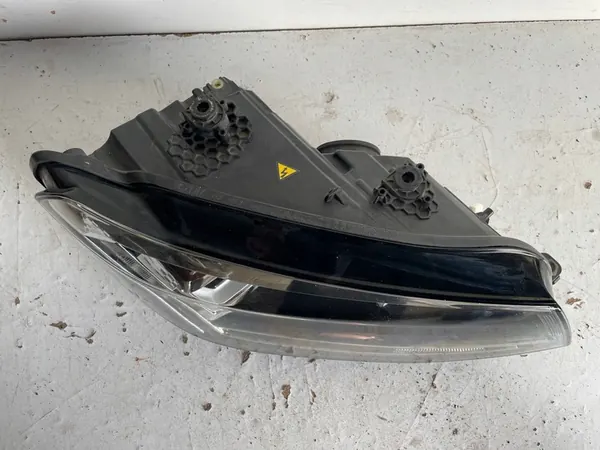 VW Caddy IV Bi Xenon oikea etuvalaisin image 2