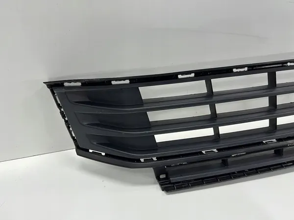 Griglia Centrale Paraurti VW Touran II image 2