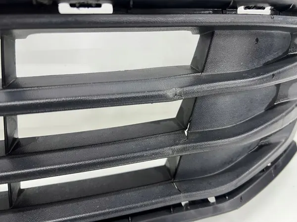 Griglia Centrale Paraurti VW Touran II image 4