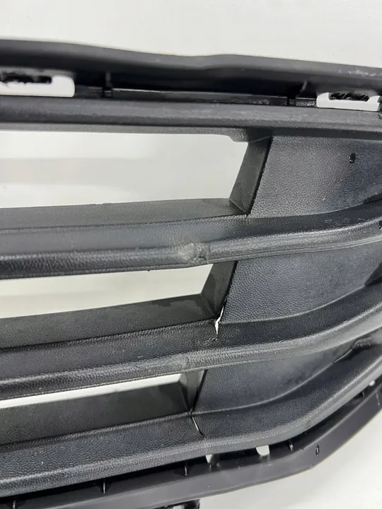 Griglia Centrale Paraurti VW Touran II image 5