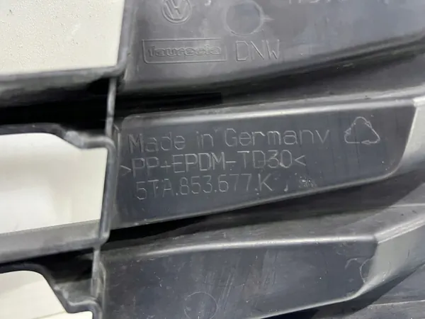 Griglia Centrale Paraurti VW Touran II image 8