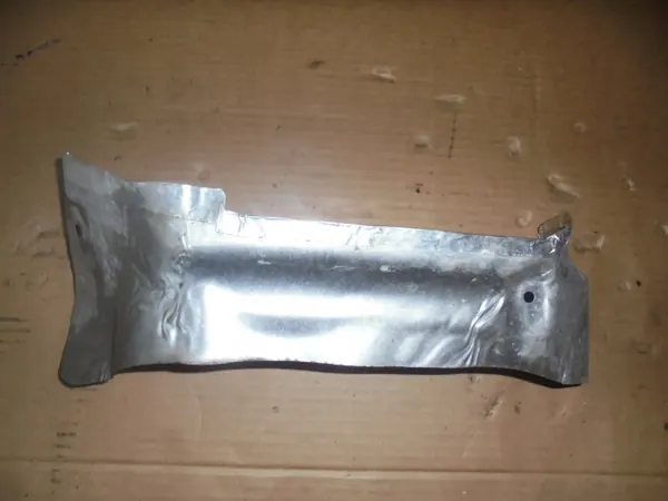 Escudo térmico Volvo V40 Turbo T2 OEM 31476013 image 2