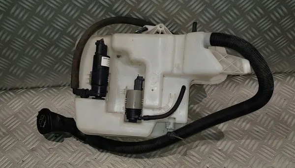 Réservoir de liquide de lavage BMW E60 Sedan 7055349 image 1