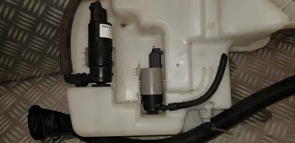 Réservoir de liquide de lavage BMW E60 Sedan 7055349 image 4