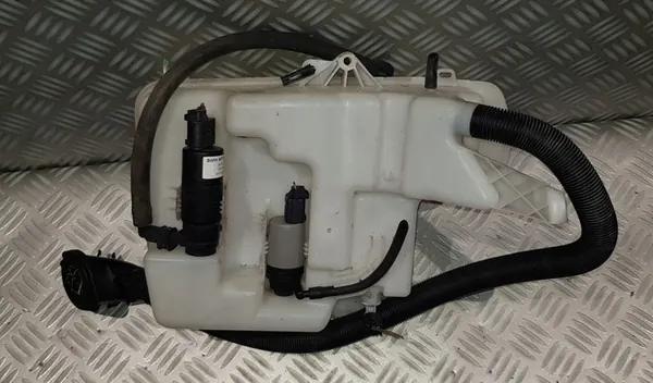 Réservoir de liquide de lavage BMW E60 Sedan 7055349 image 6