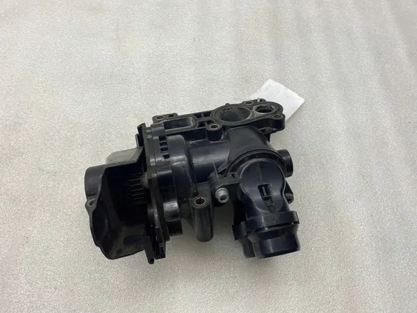 Vattenpump Volkswagen Golf VII 06H121026B image 3