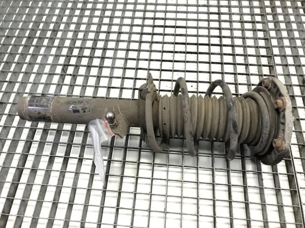 Etujousi Oikea OEM 6873804 BMW F30 image 2