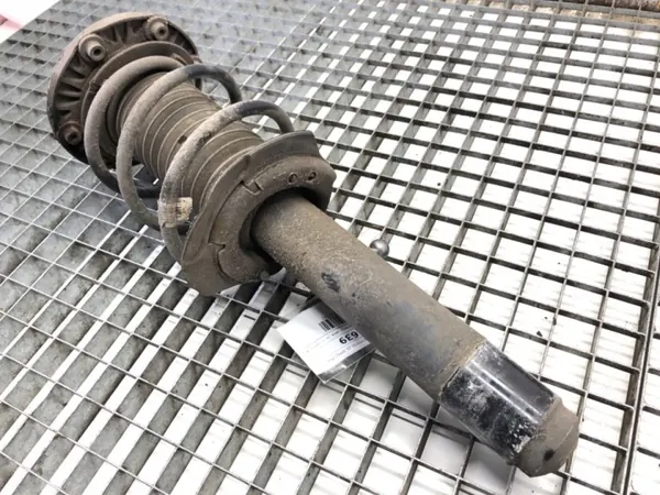 Etujousi Oikea OEM 6873804 BMW F30 image 3