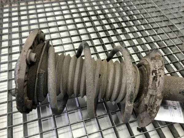 Etujousi Oikea OEM 6873804 BMW F30 image 4