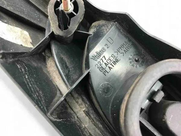 Lámpara trasera izquierda Renault Kangoo I 1998-2003 OEM 8200103284 image 3