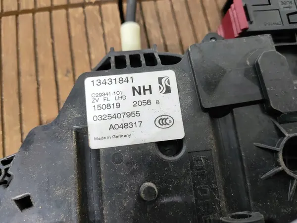 OPEL CORSA E 14-19 FRAMVÄNSTERDÖR LOCK 13431841 + HANDTAG Z50S image 6