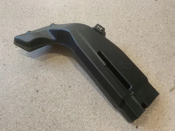 Audi e-tron Luftkanal OEM 4KE819830 Rechte Seite image 10