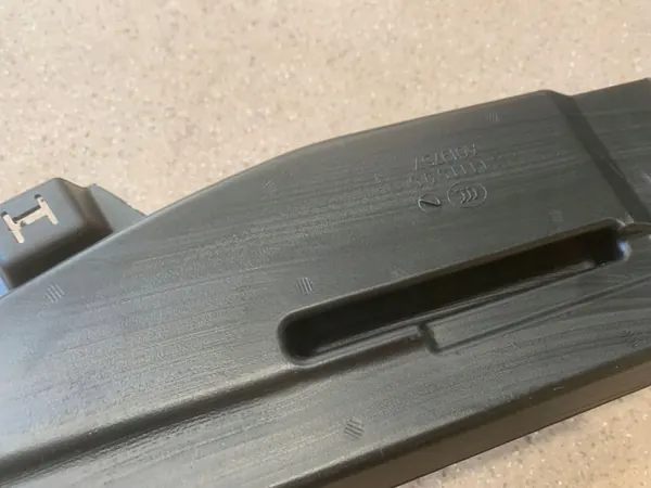 Audi e-tron Luftkanal OEM 4KE819830 Rechte Seite image 5