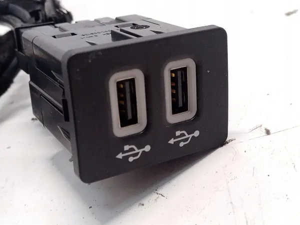 Tomada USB Ford Kuga MK2 HC3T-14F014-DB image 2