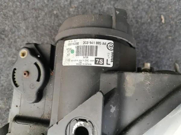 VW Passat B6 Vasemman Puolen Ajovalo EU 3C0941005AB image 5