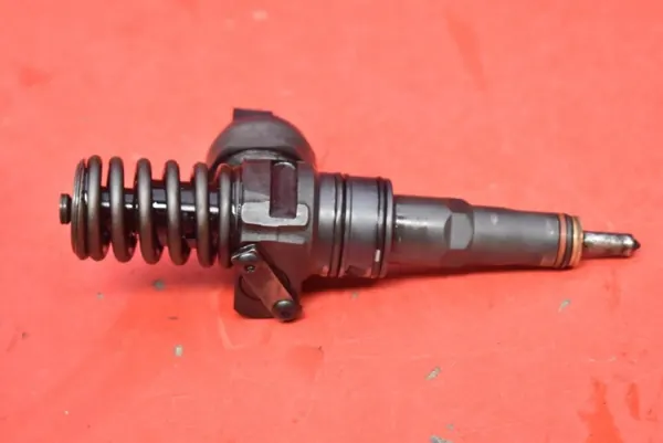 Bomba de inyección OEM 038130073AJ para VW Passat B5 1.9 TDI image 3
