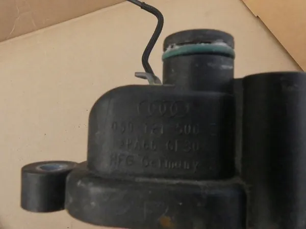 AUDI A6 C7 Vesiventtiililetku 059121625C 059121506C image 5