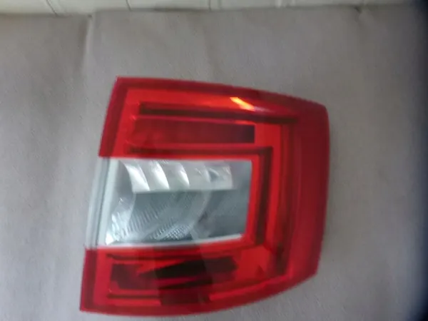 Luz trasera LED derecha SKODA OCTAVIA III Kombi 5E9945096A image 6