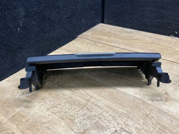Cendrier Compartiment Porsche Macan OEM 95B858100 image 3
