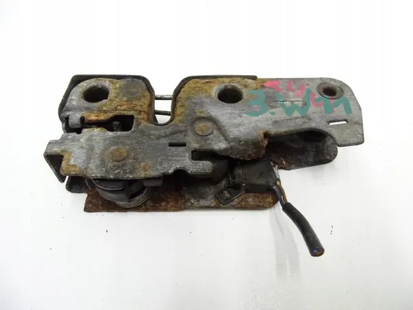 VW Tiguan 5N motorkapslot OEM 5N0823509A image 2