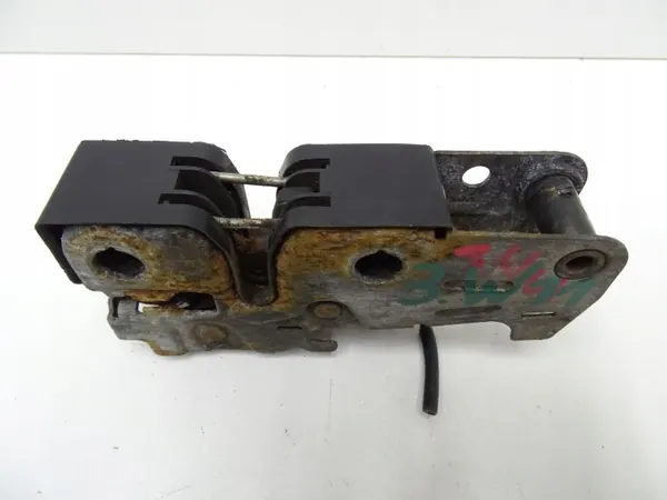 VW Tiguan 5N motorkapslot OEM 5N0823509A image 4