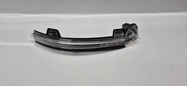 OEM A0999063803 Intermitente LED Derecho Mercedes Clase C 206 image 2