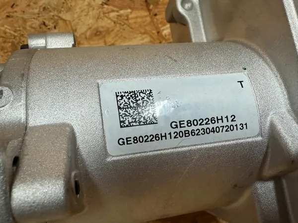 Tesla Model Y Getriebe OEM 1188832-00-A Gebraucht image 4