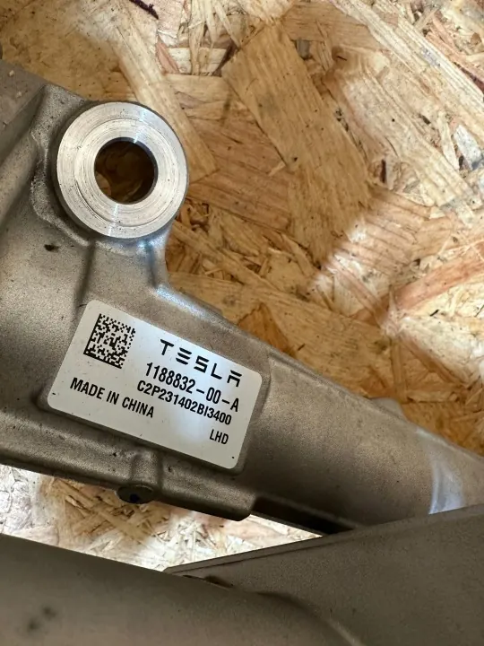 Tesla Model Y Getriebe OEM 1188832-00-A Gebraucht image 5