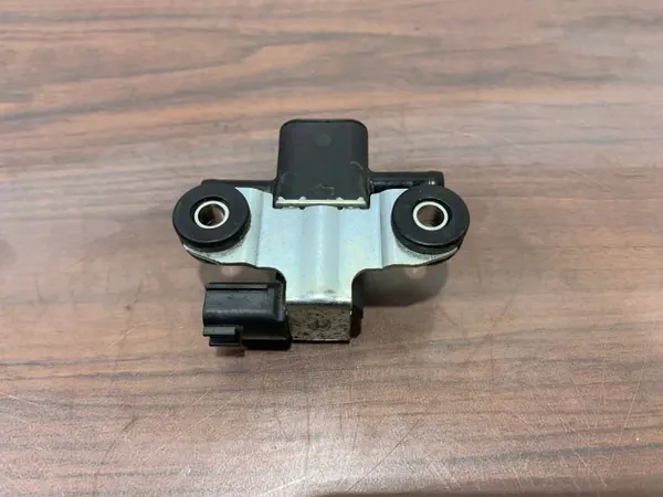 Mitsubishi Outlander Kraftstoffdampfventil OEM K5T45875 image 5