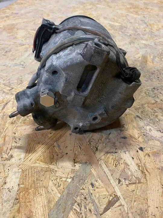 Land Rover OE CPLA-19D629-BF A/C Compressor image 4