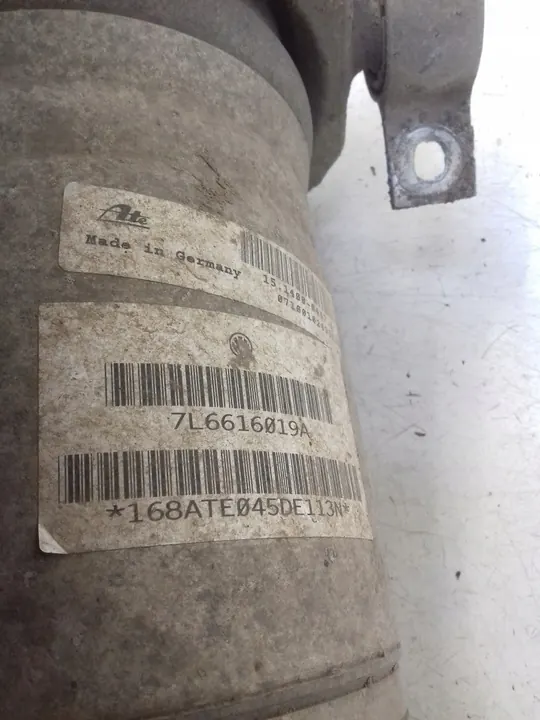VW Touareg Bakstötdämpare 7L6616019A image 5
