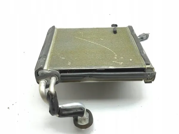 Ford Kuga III 2022 A/C Lämmitysydin OEM AMD178220 image 3