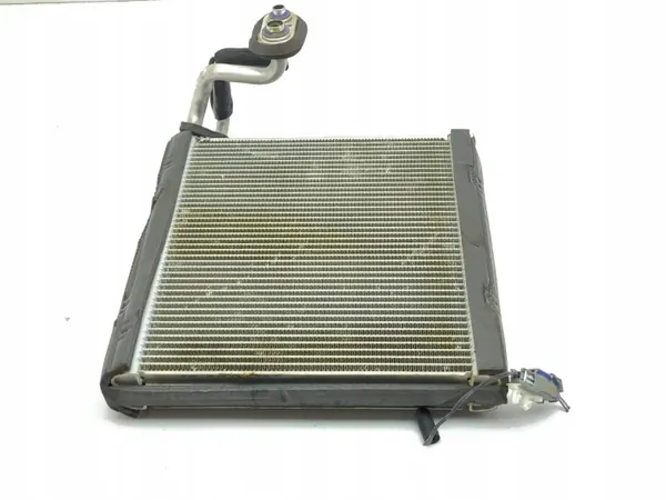 Ford Kuga III 2022 A/C Lämmitysydin OEM AMD178220 image 5