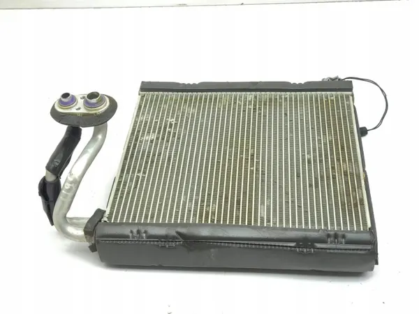 Ford Kuga III 2022 A/C Lämmitysydin OEM AMD178220 image 6
