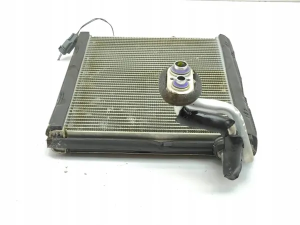 Ford Kuga III 2022 A/C Lämmitysydin OEM AMD178220 image 7