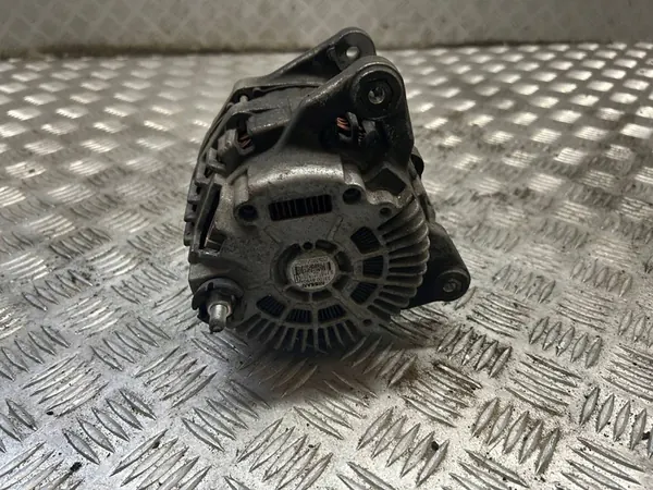 Nissan Juke I Lift 2015 1.2 DIG-T Alternator image 3