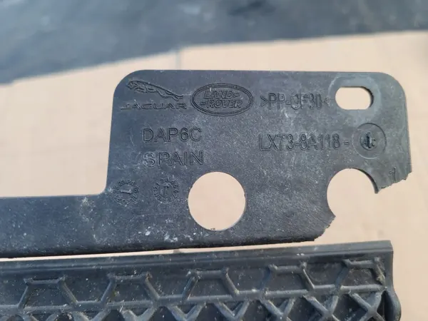 Land Rover Velar L560 Luftlenkradblende LX73-8A118 image 7