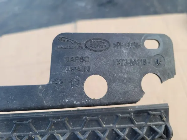 Land Rover Velar L560 Luftlenkradblende LX73-8A118 image 8