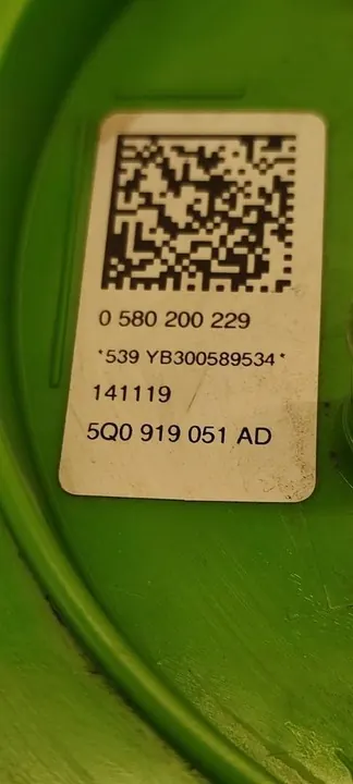 VW TIGUAN II Brandstofpomp 1.5 TSI 5Q0919051AD image 4