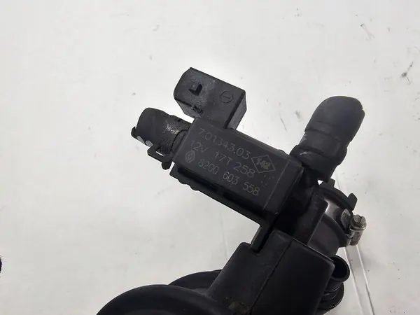 Renault Captur 1.2 TCE Mangueira de Ar Válvula de Vácuo 165762992R image 4