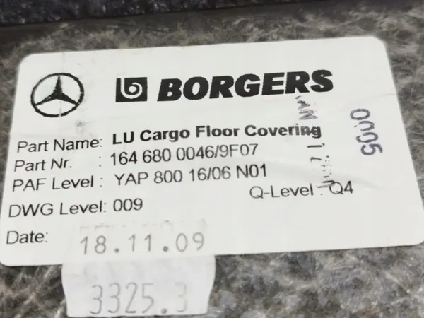 Mercedes-Benz GL X164 takatavaratilan hylly OEM 1646800046 image 6