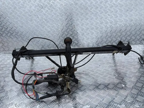Gancho Remolque Dacia Duster II OEM 8201684327 Completo image 6