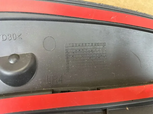 OEM 8K9853818A Para-Lama Direito Traseiro Audi A4 B8 image 9