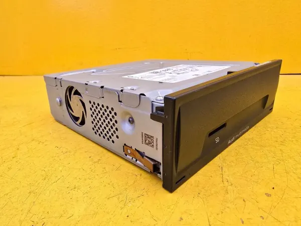Kortinlukija OEM 83A035842A Audi A1 II:lle image 3