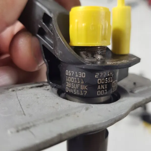 Iniettore Audi A4 Q7 3.0 TDI Originale image 3