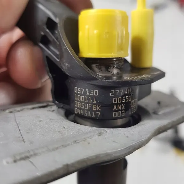 Iniettore Audi A4 Q7 3.0 TDI Originale image 4