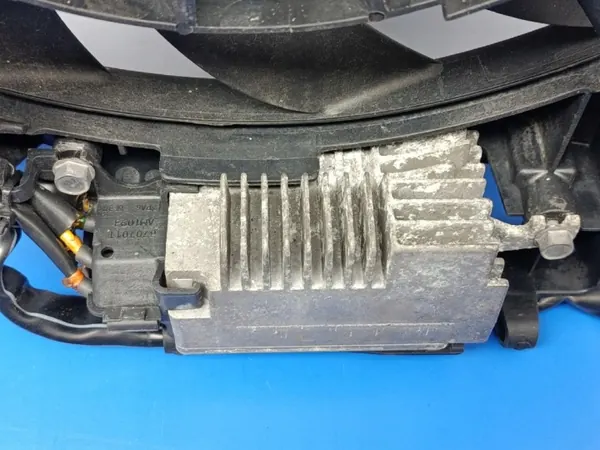 Ventilador Radiador Audi A4 B7 2.0TFSI OEM 8E0121205AB image 4