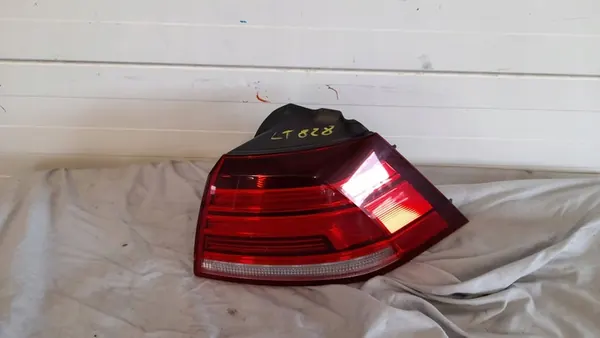 Luz Trasera Derecha VW Golf VII 5G0945096Q image 2