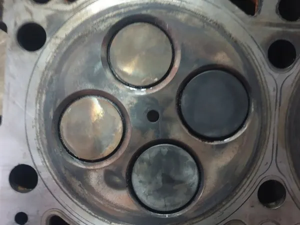 Cabeça Motor DAF com 2 Sensores Peça OEM image 6